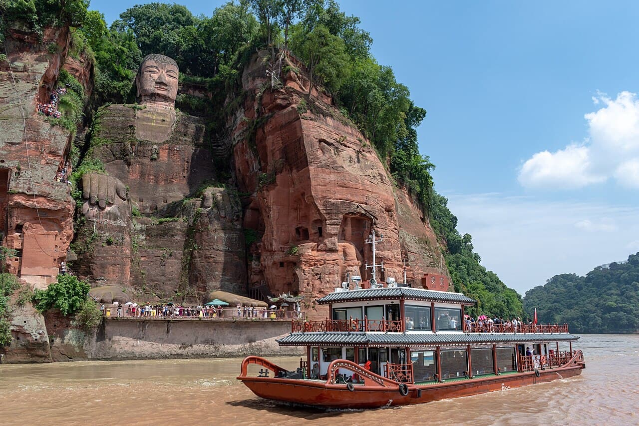 Buddha of the Three Rivers · Leshan